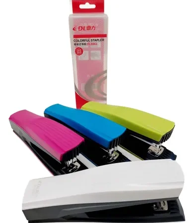 Abrochadora Dl-0862 De Escritorio 17cm Broche 24/6 - 26/6