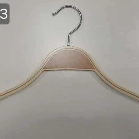 Percha De Madera Premium 42cm Para Saco/Camisa